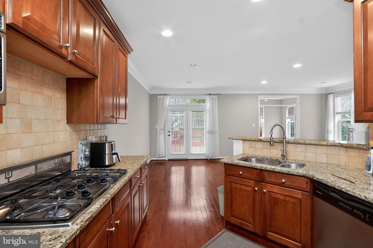 4633 Carisbrooke Lane photo 4