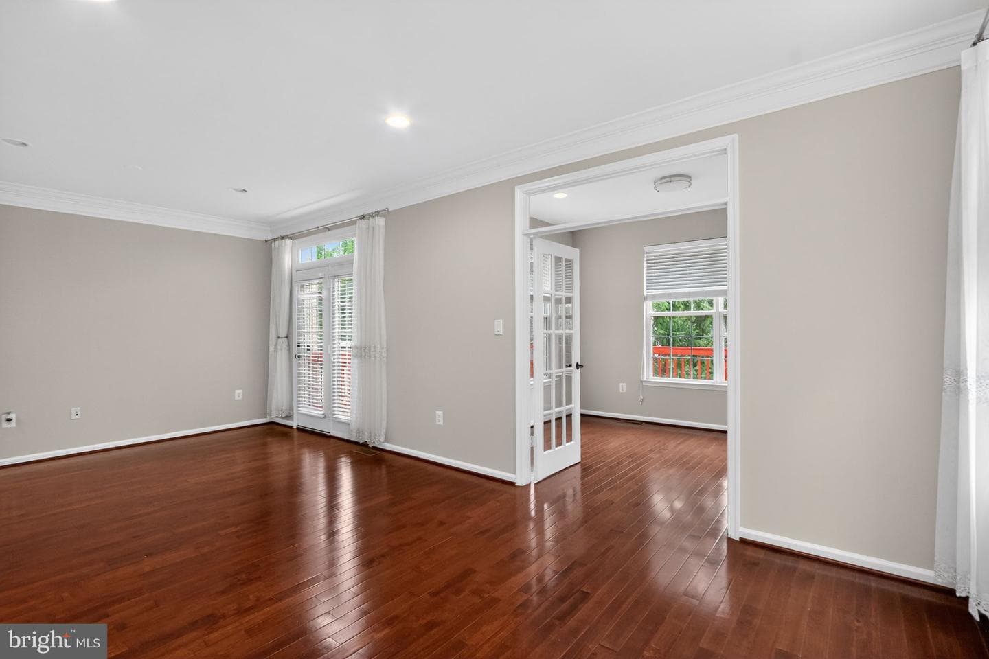 4633 Carisbrooke Lane photo 7