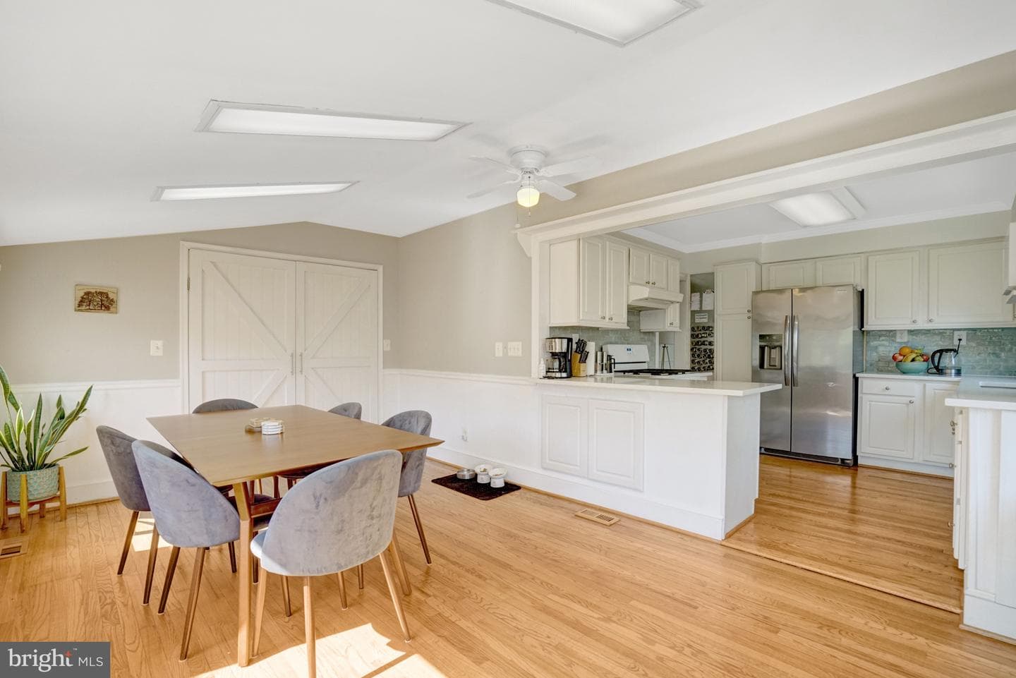 4913 Grafton Street photo 7