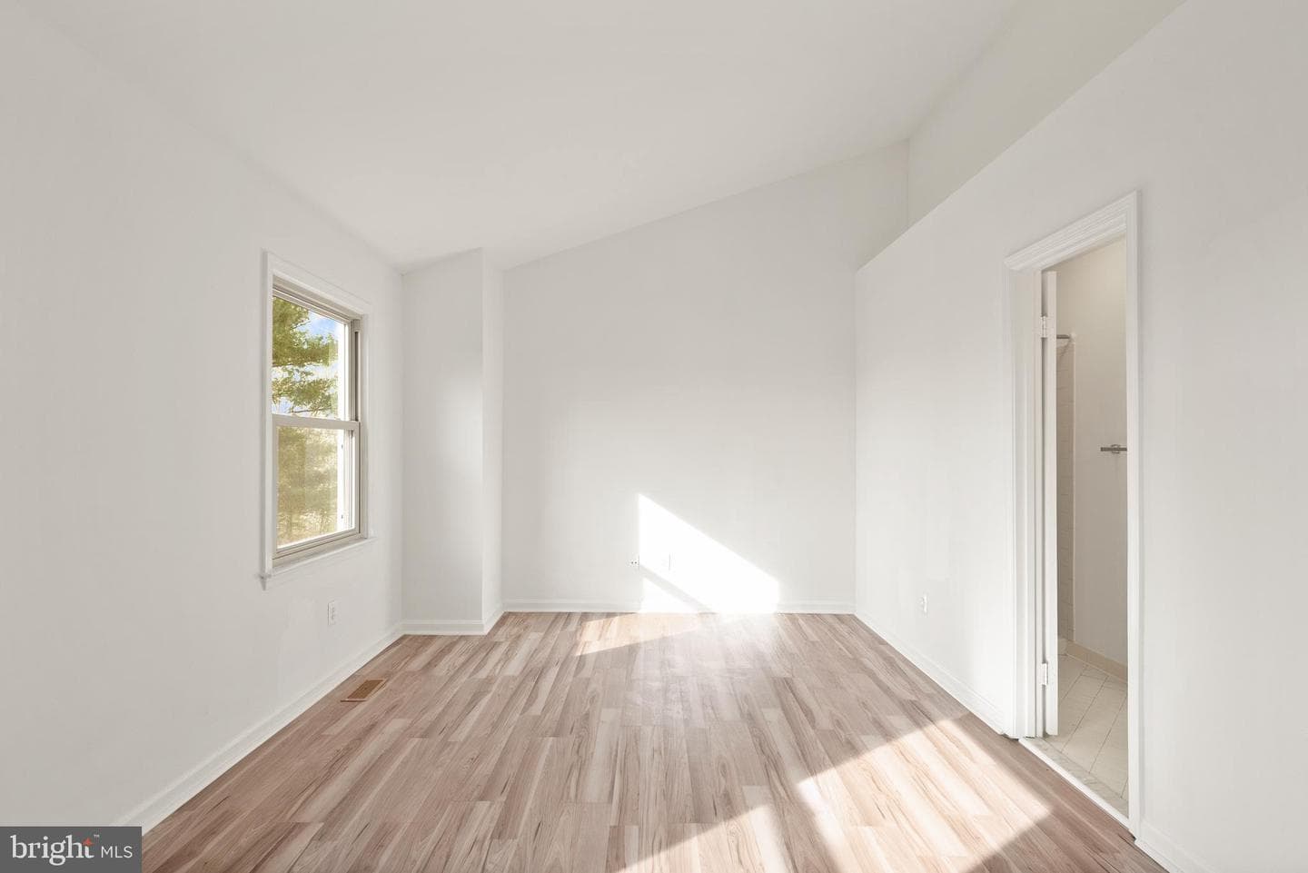 3733 Roxbury Lane photo 18