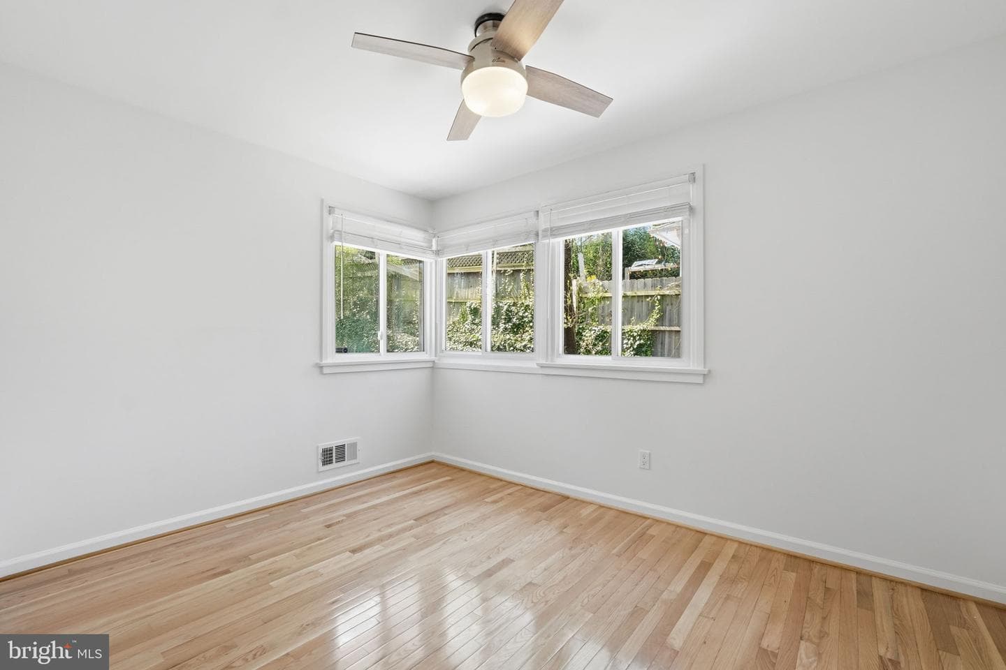 7107 Woodley Lane photo 15