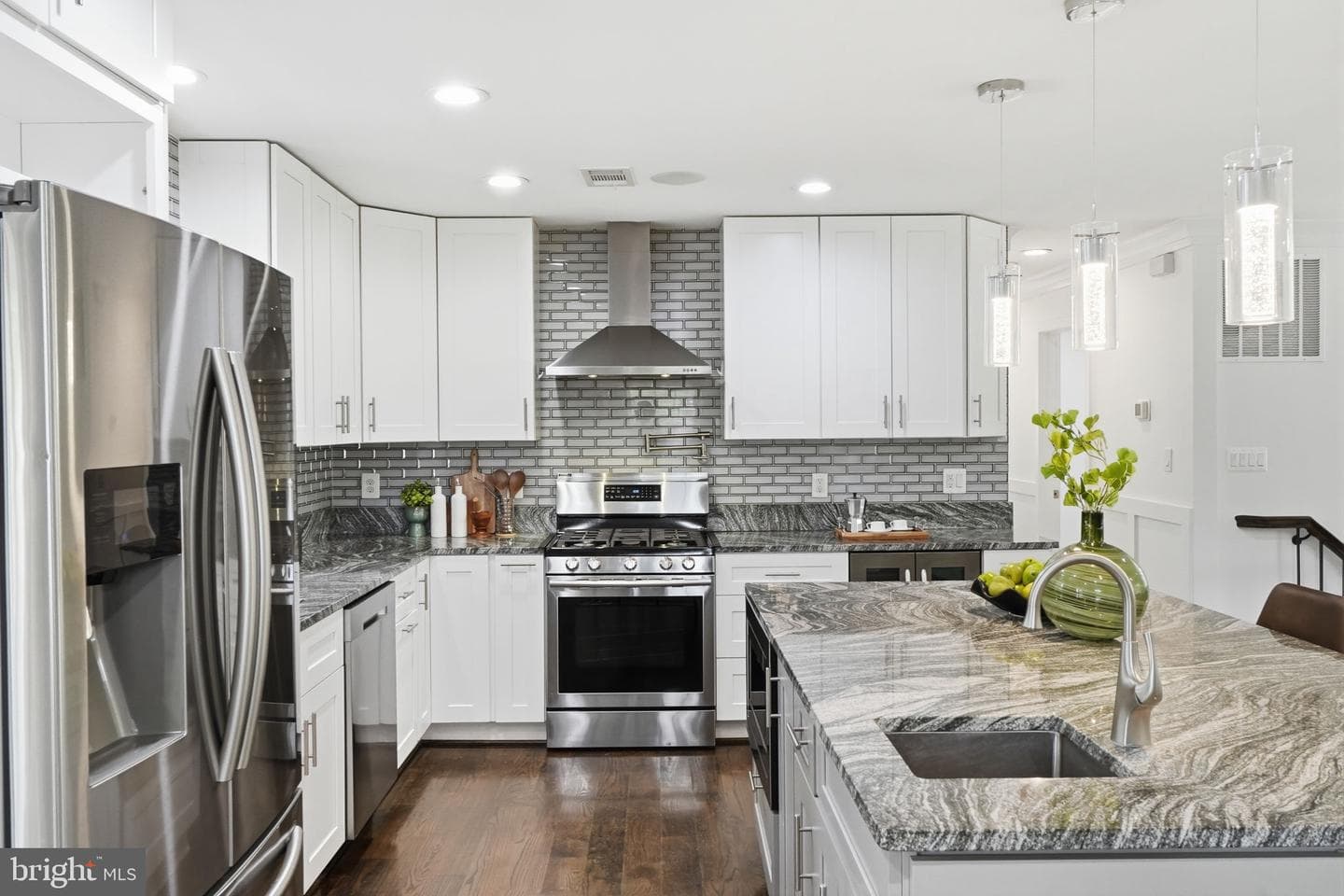 7504 Dolce Drive photo 8