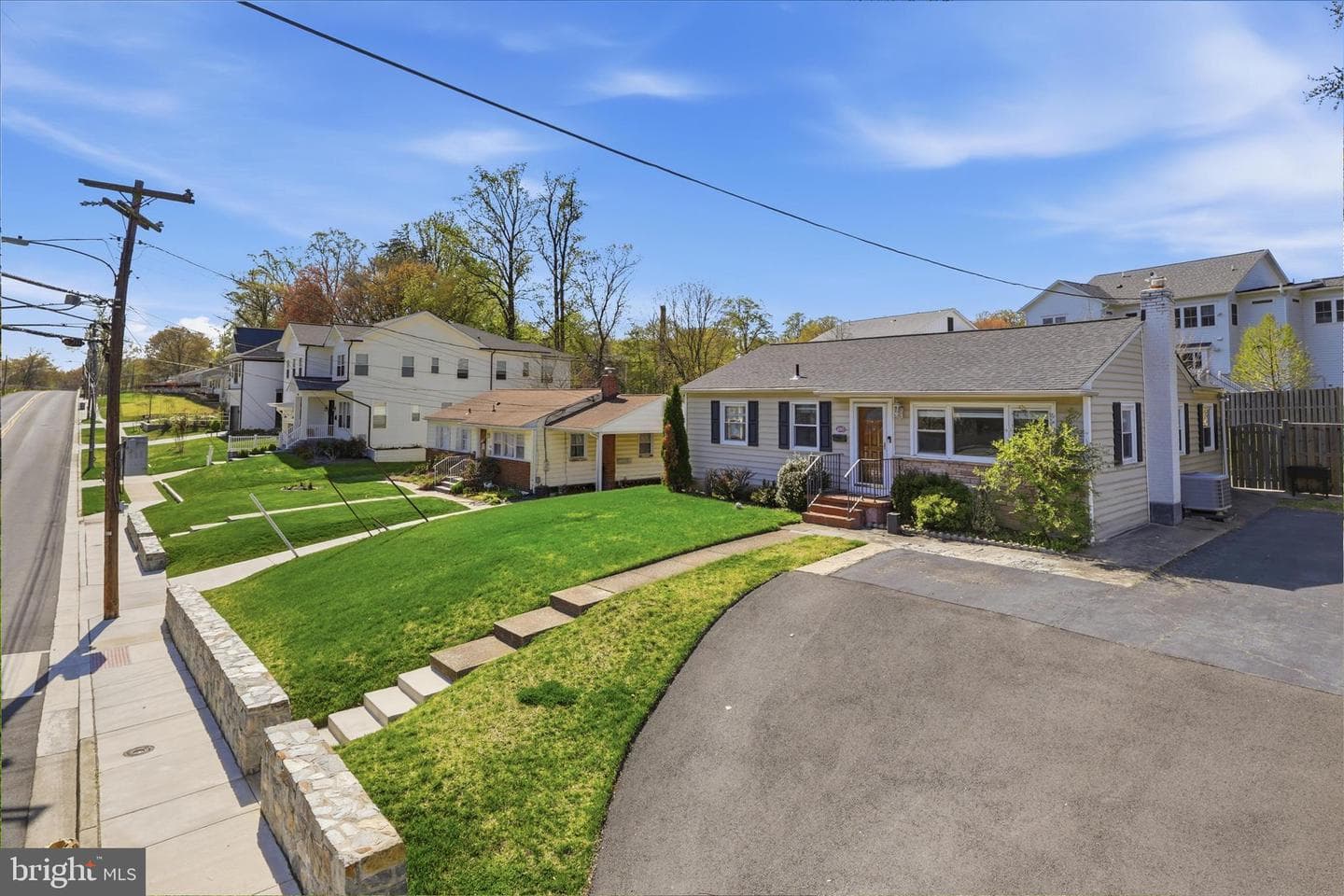 100 Tapawingo Road SE photo 3