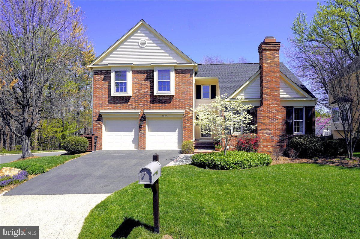 7801 Blue Jasmine Court