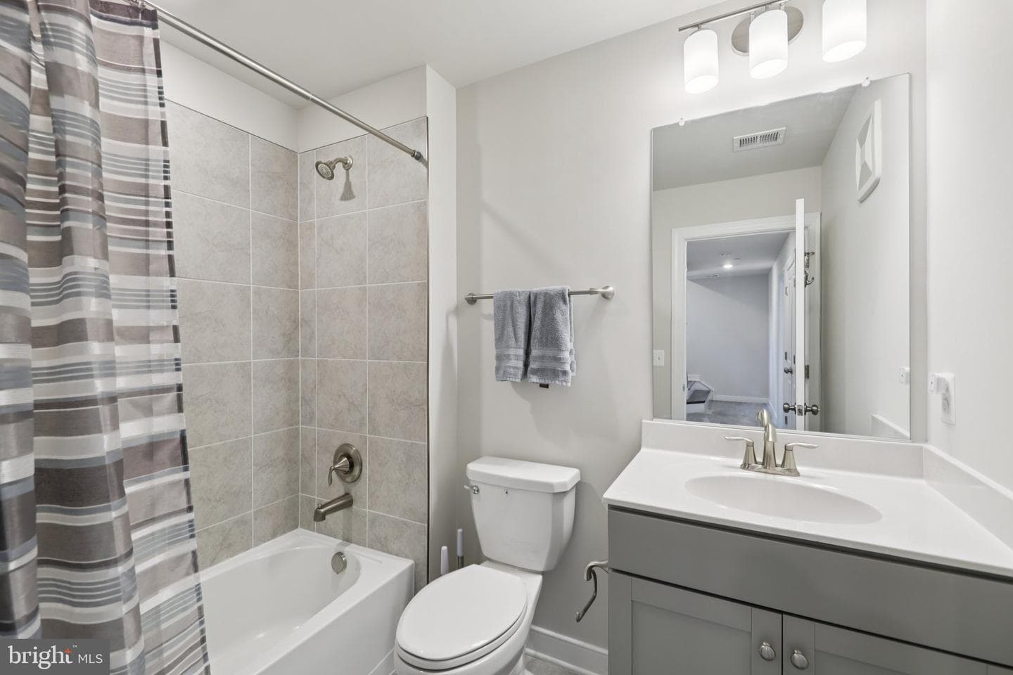 2390 Stella Place photo 20