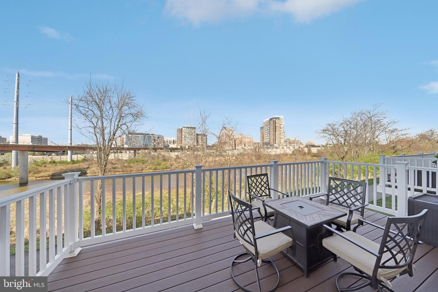 2390 Stella Place photo 33