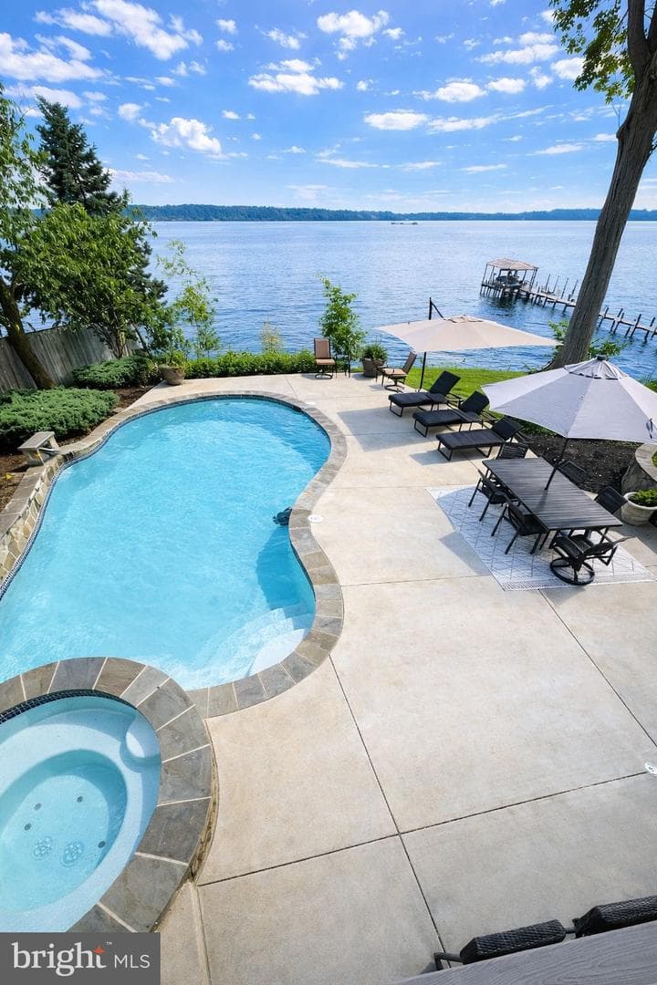5801 River Drive photo 3