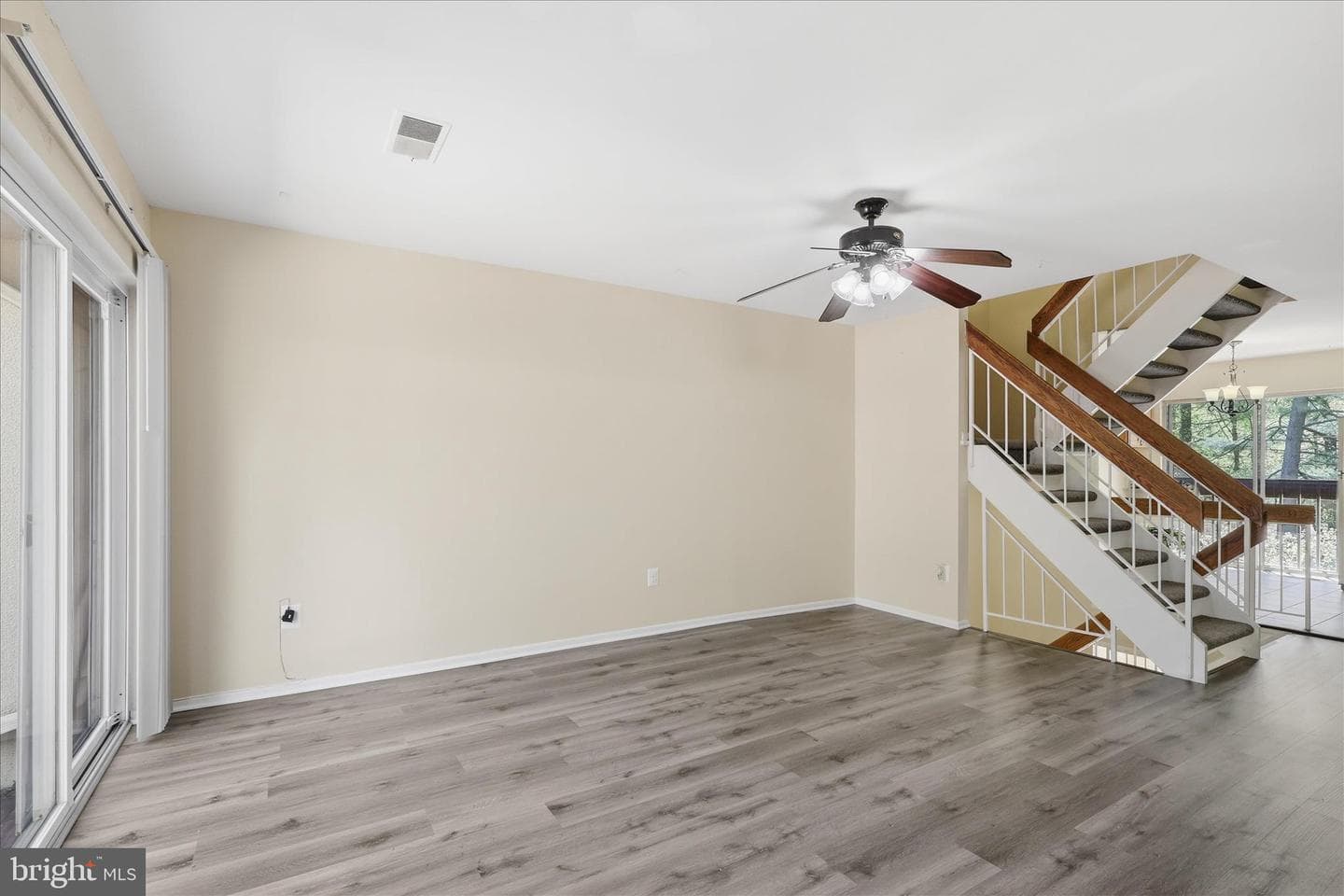 2438 Southgate Square photo 19