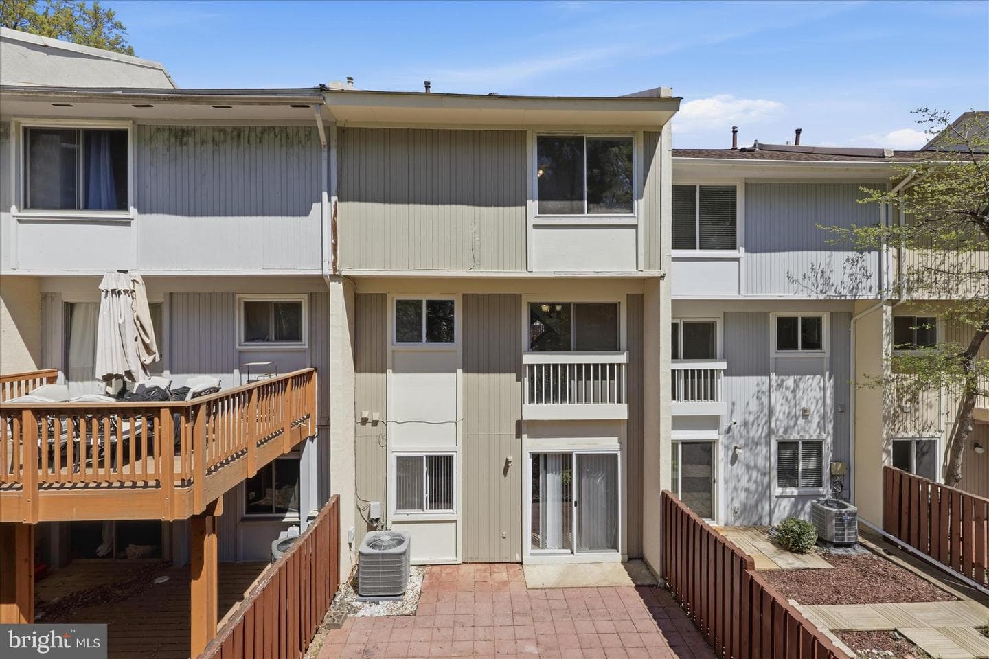 2438 Southgate Square photo 27