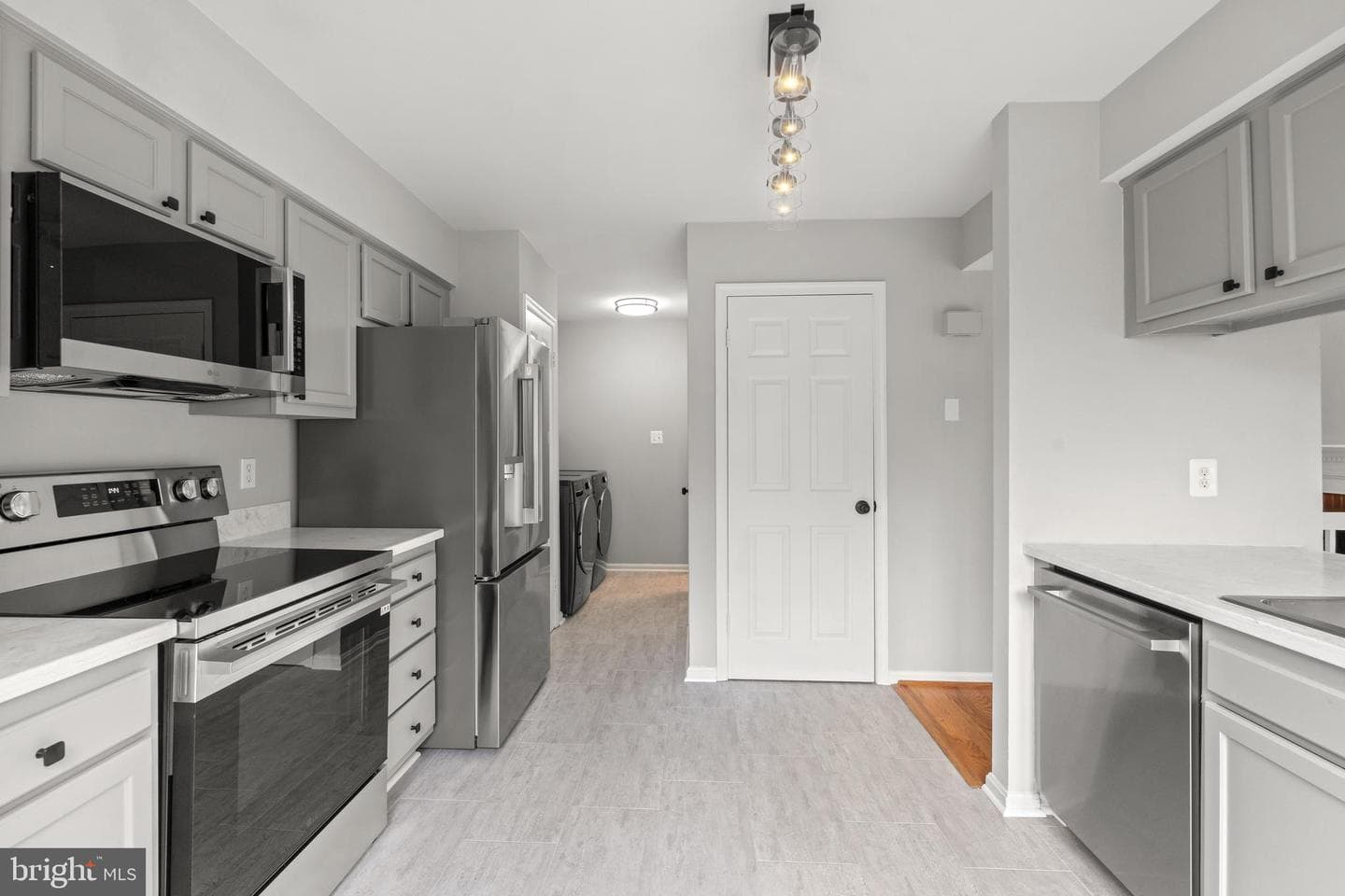 8405 Hollis Lane photo 10