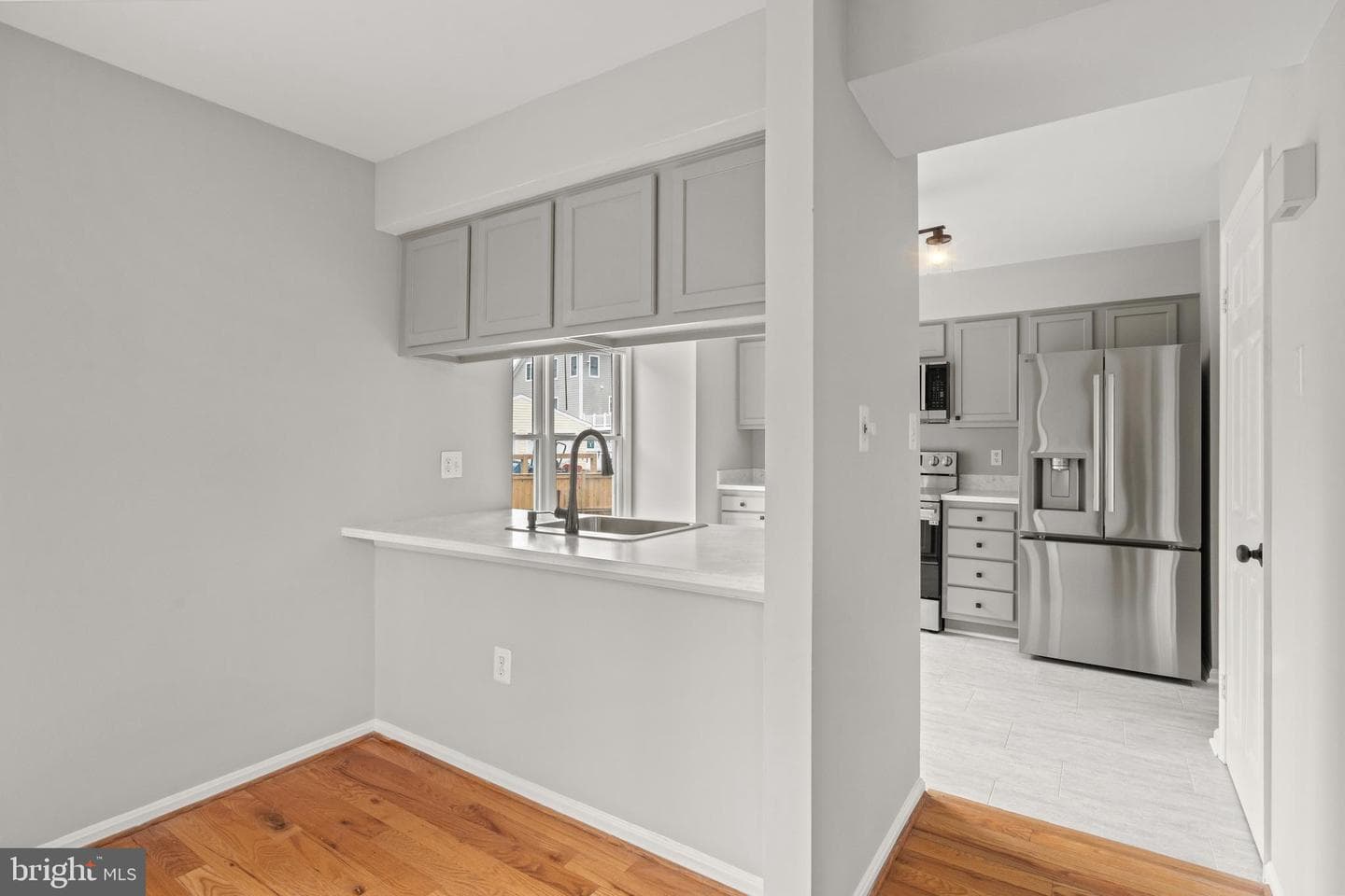 8405 Hollis Lane photo 11