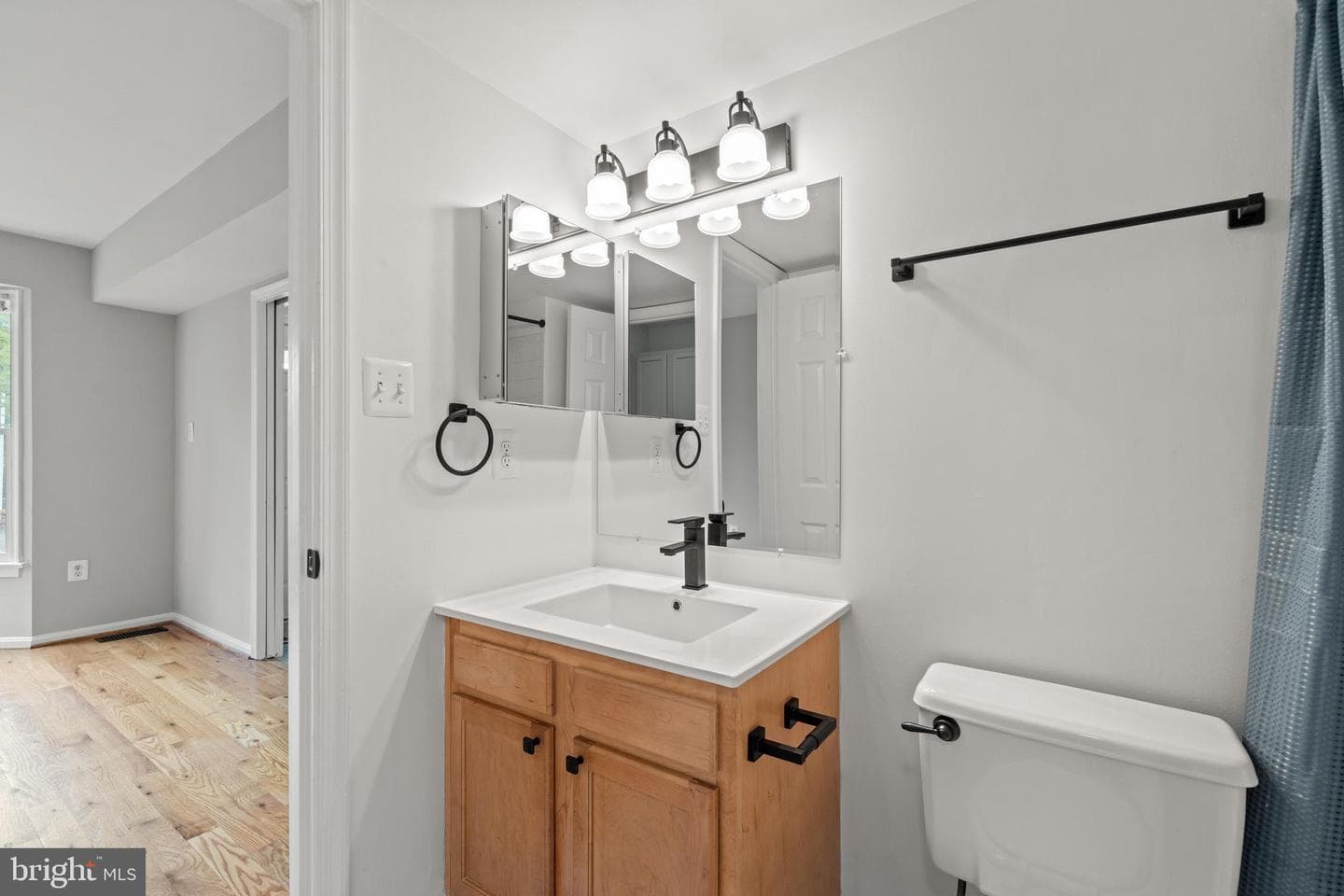 8405 Hollis Lane photo 18