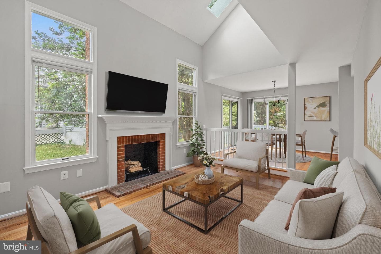 8405 Hollis Lane photo 4
