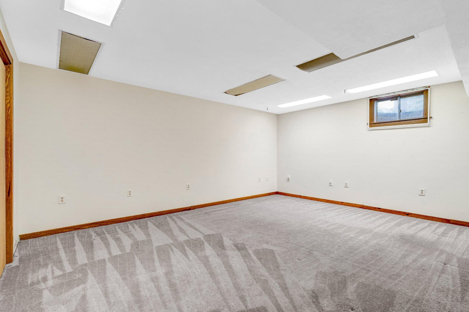 10910 Miller Road photo 49