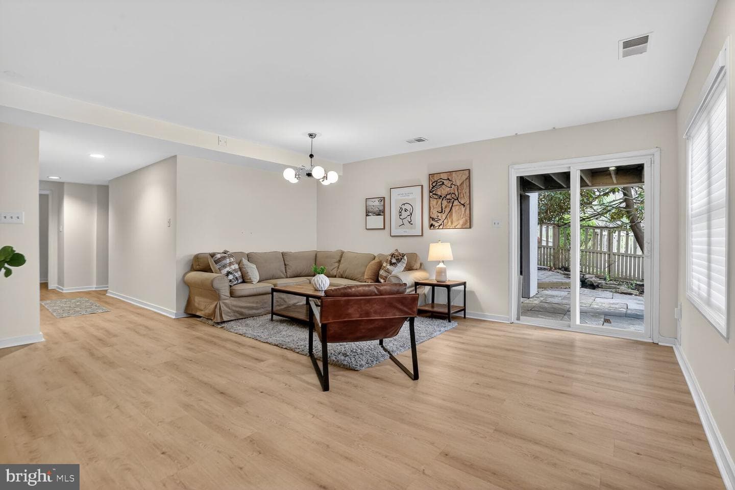 2028 Beacon Place photo 8