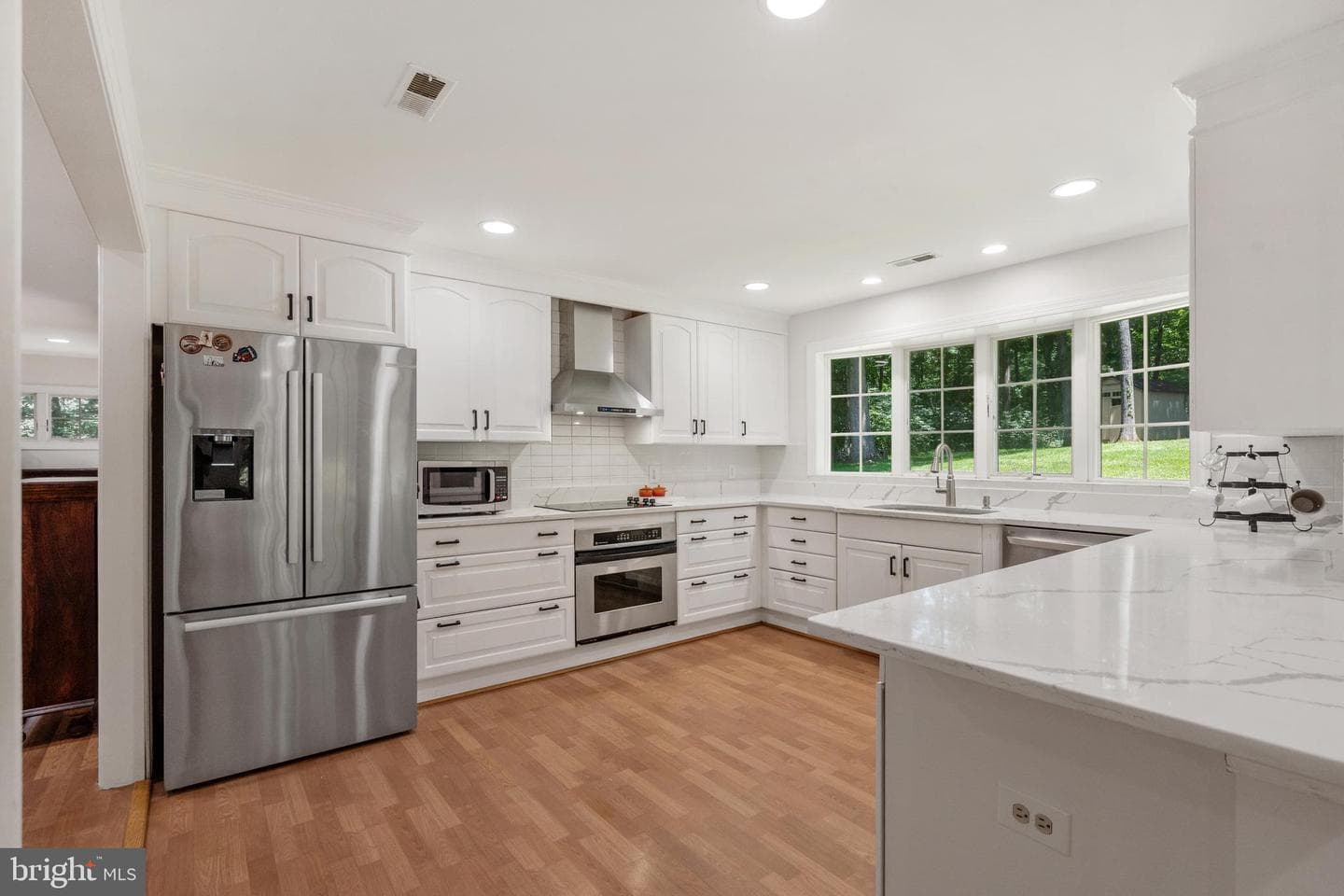 10418 Adel Road photo 4