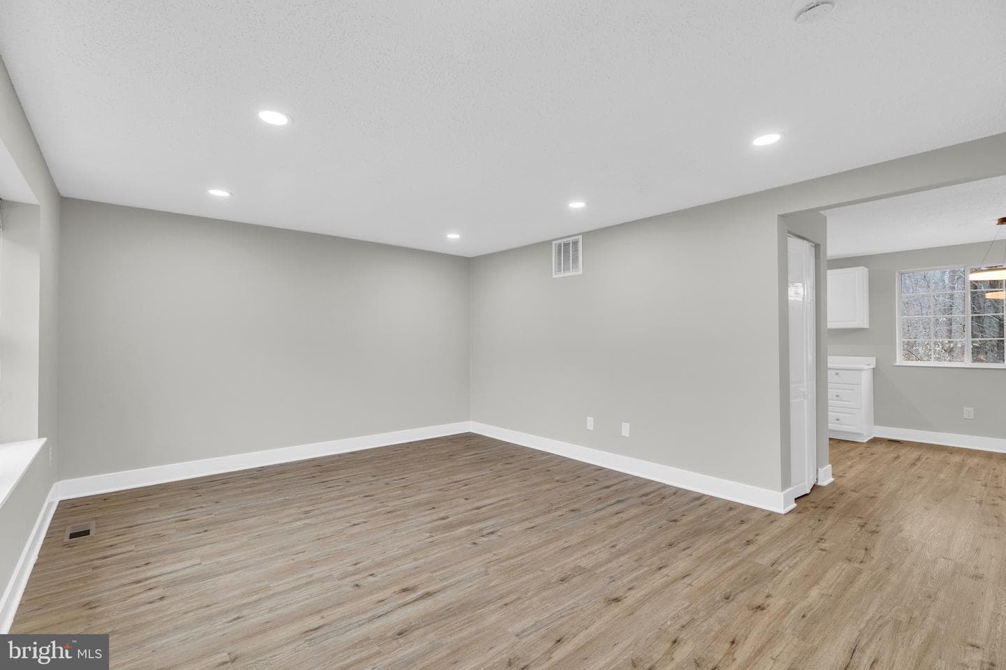 8677 Hickory Ridge Court photo 5