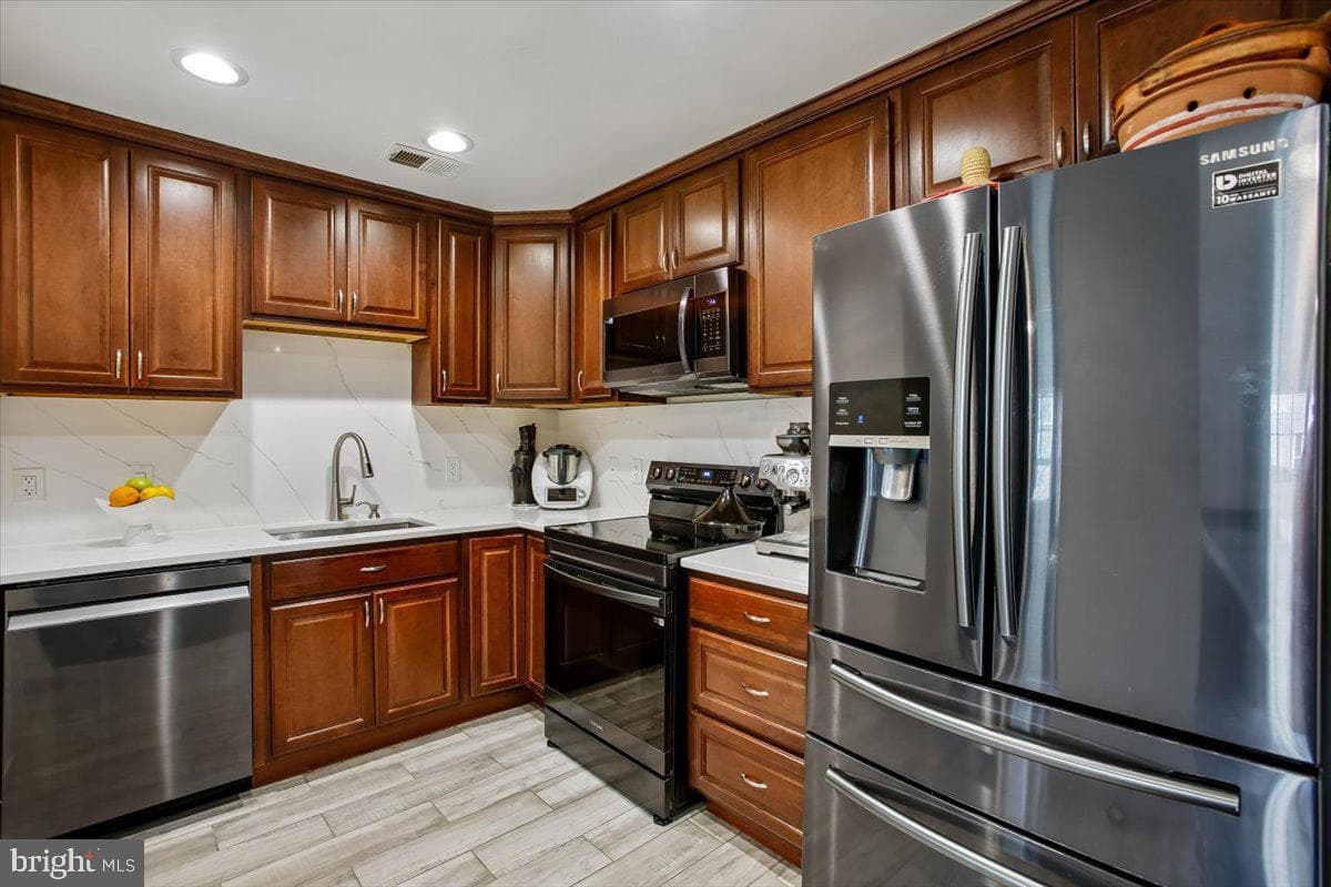 4150 Stevenson Street #102 photo 3