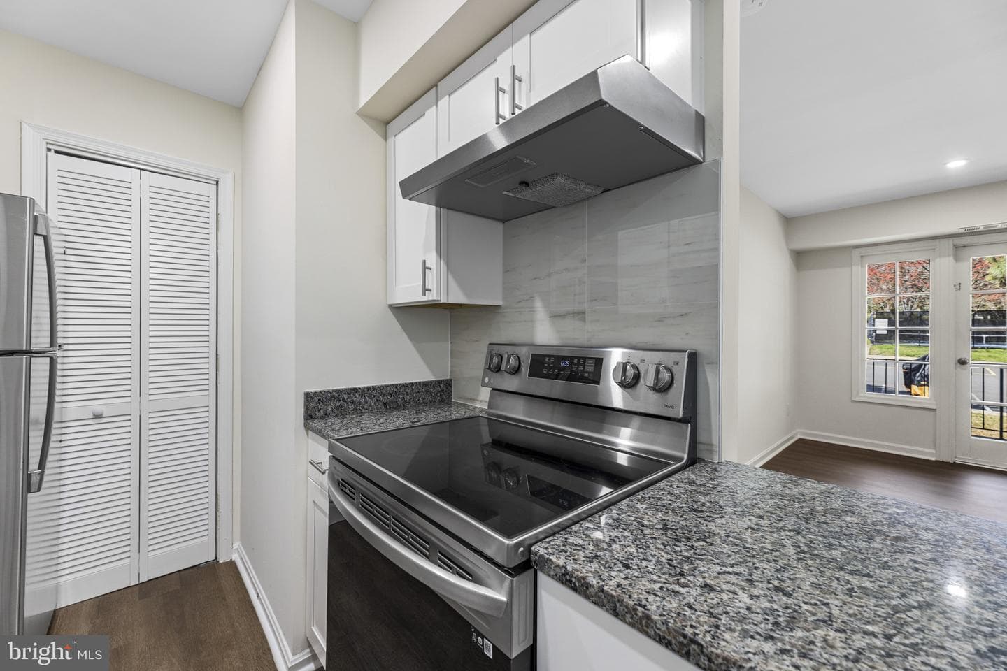 5898 Surrey Hill Place #684 photo 13