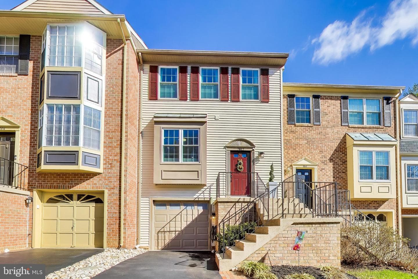 7812 Solomon Seal Drive photo 2