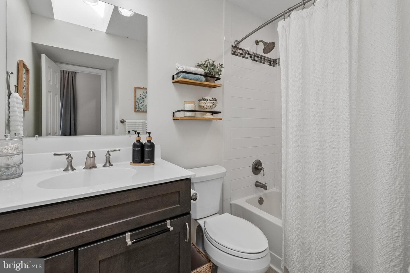 14511 Oak Cluster Drive photo 20