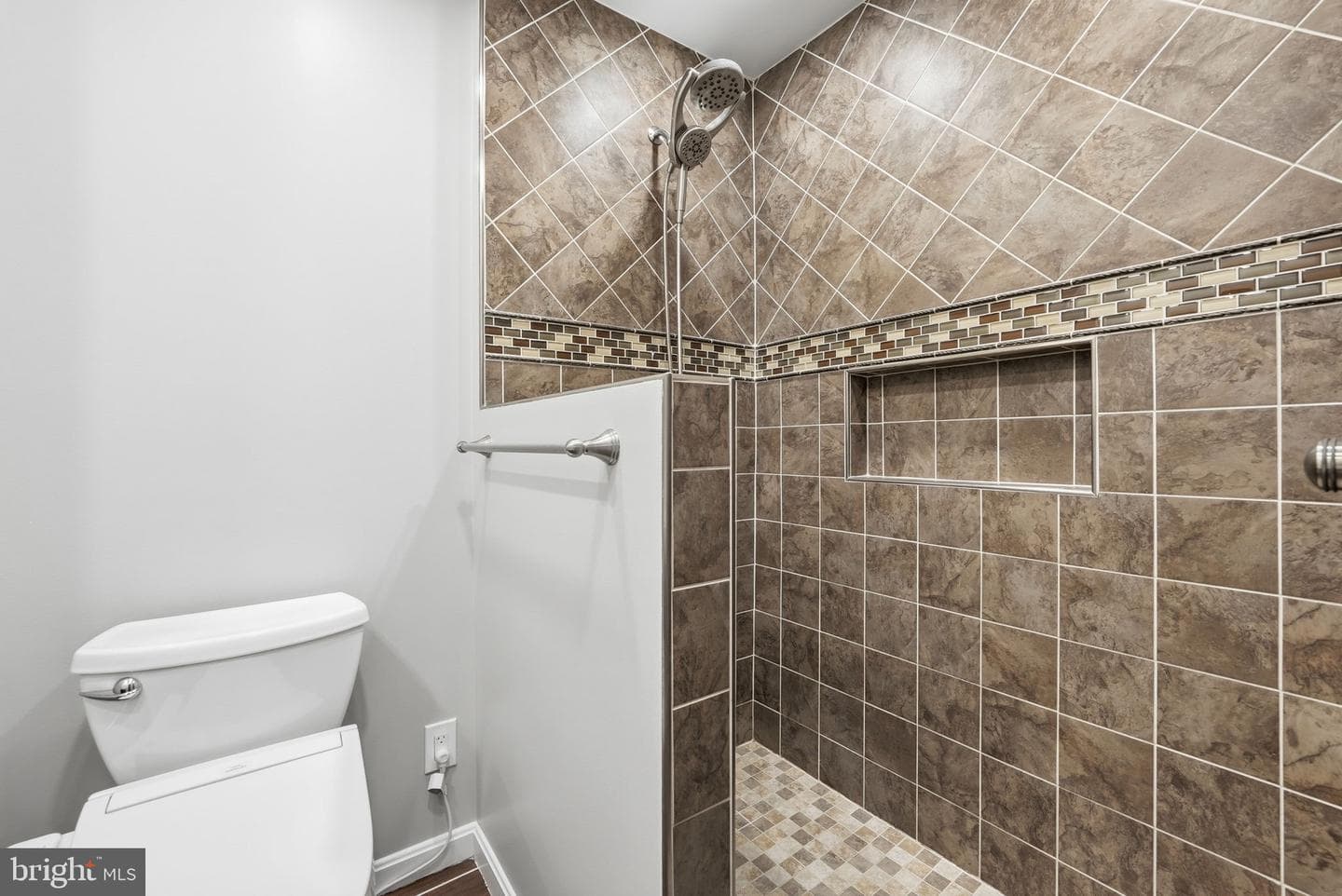 5872 Langton Drive photo 18