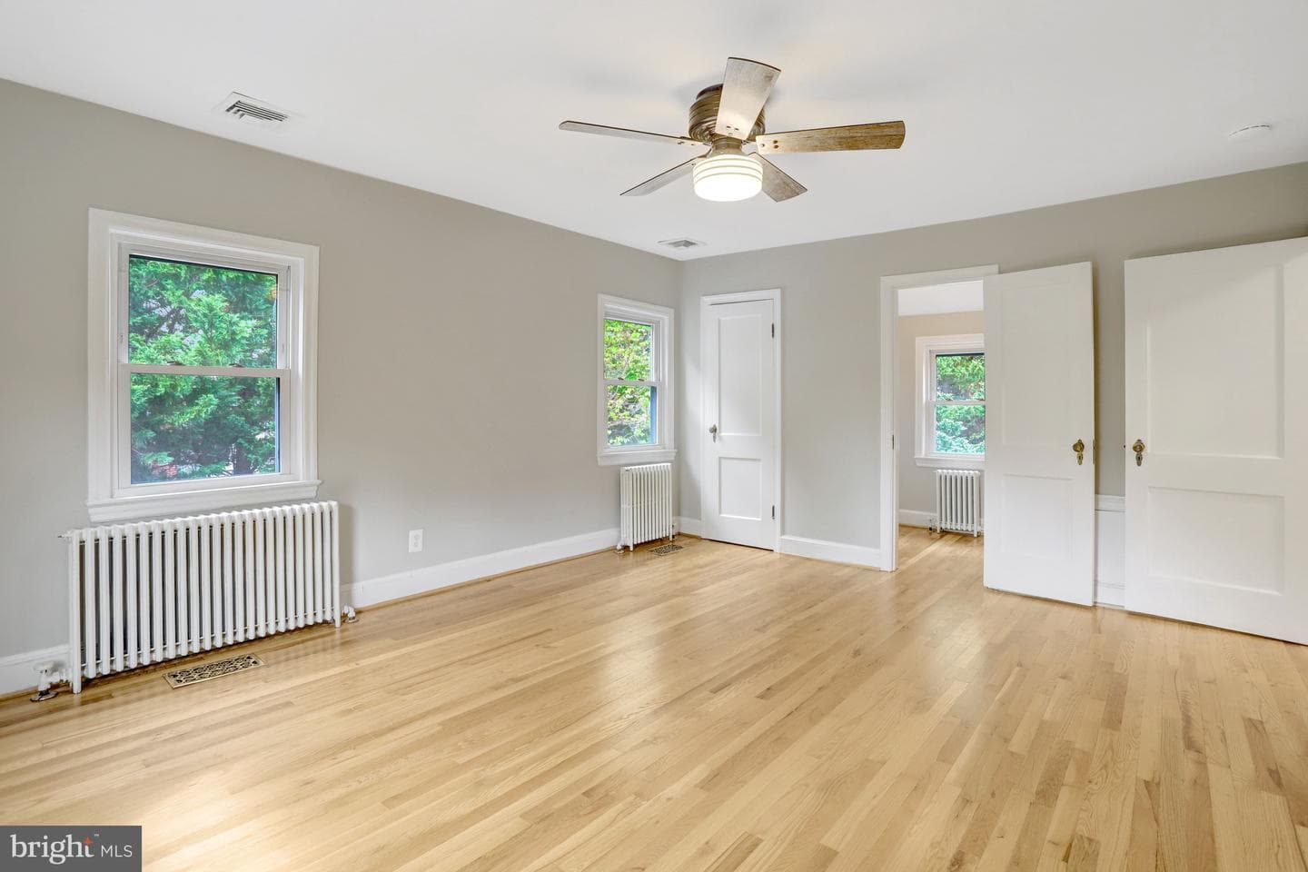 2753 Woodlawn Avenue photo 36