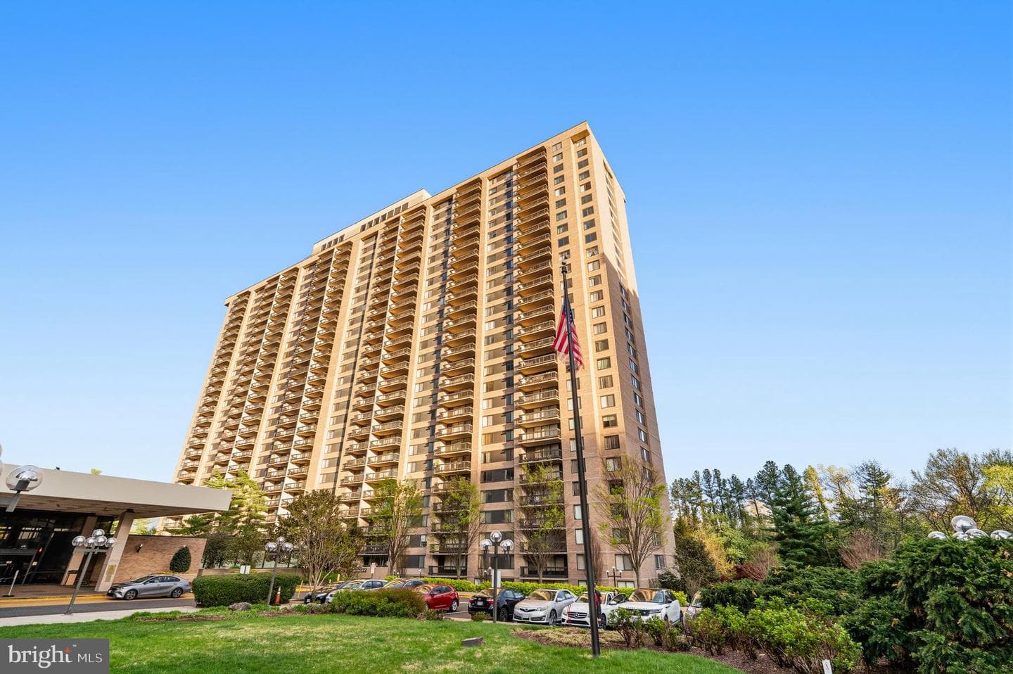3705 S George Mason Drive #914s photo 4