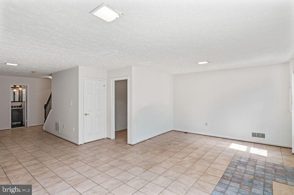 2851 Yarn Court photo 46