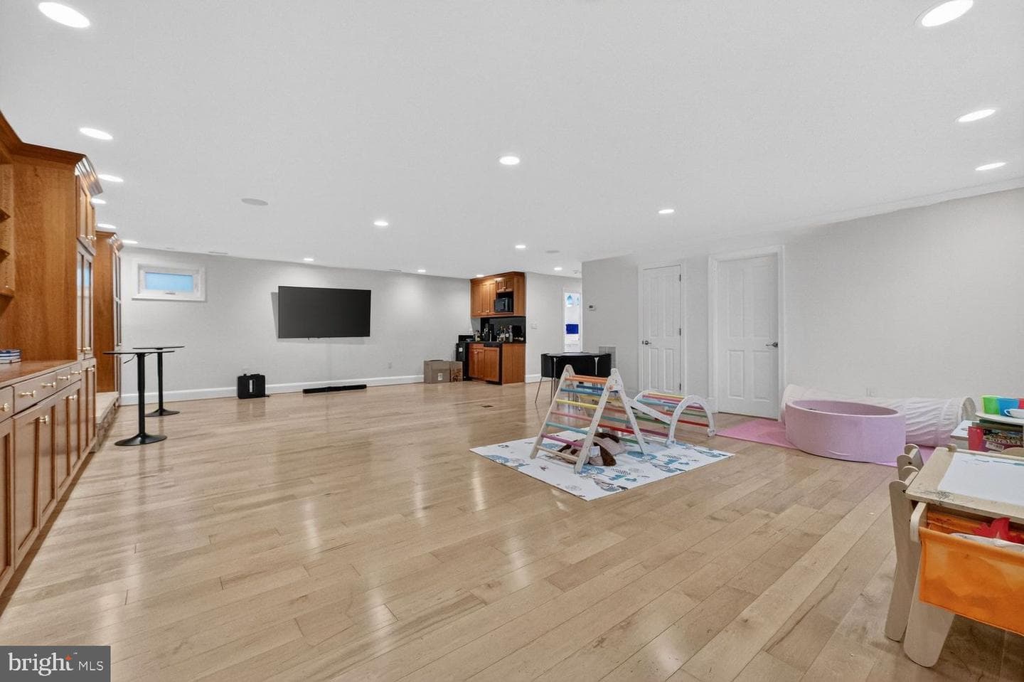 1205 Suffield Drive photo 45