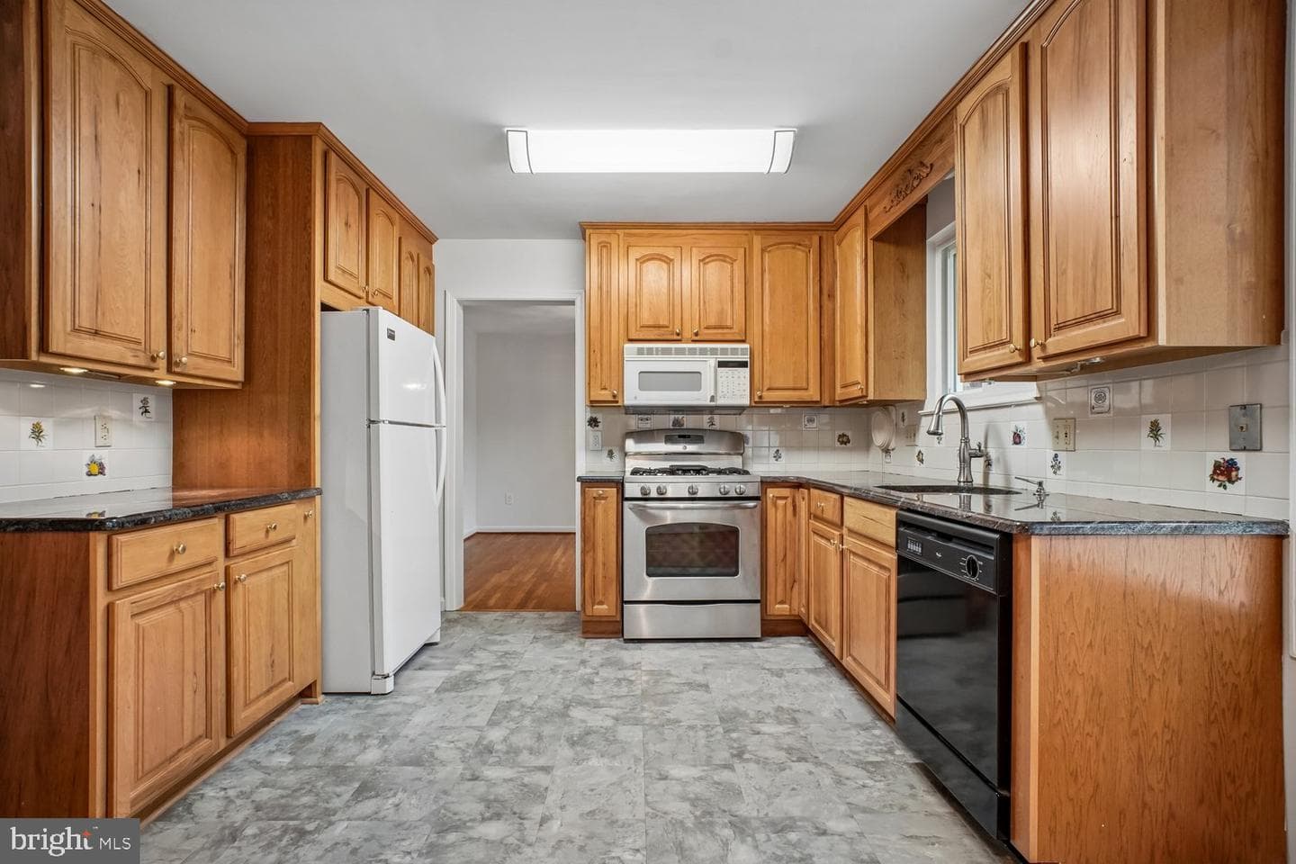 8933 Burke Lake Road photo 17
