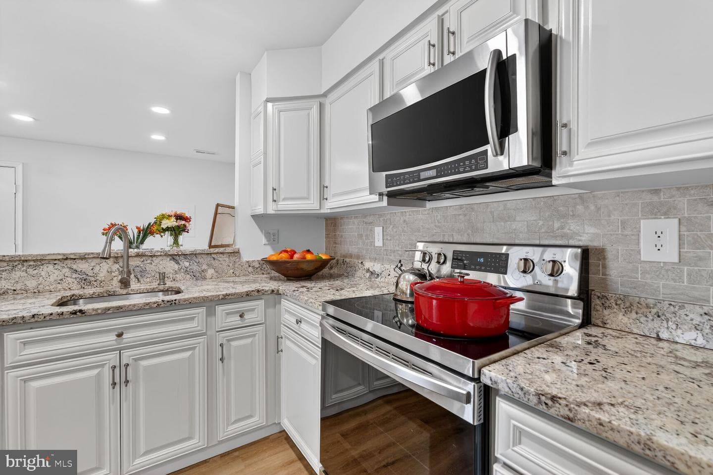 6912 Mary Caroline Circle #j photo 11