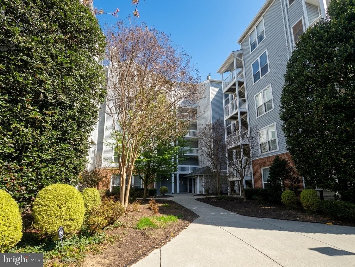 3176 Summit Square Drive #4-E4 photo 1