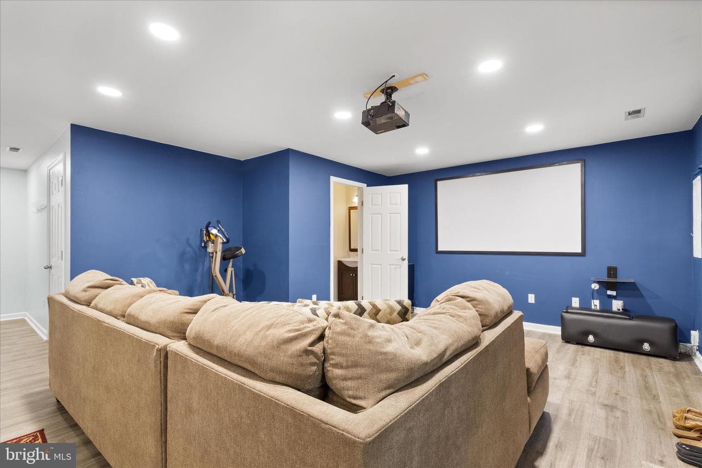 6897 Kerrywood Circle photo 23