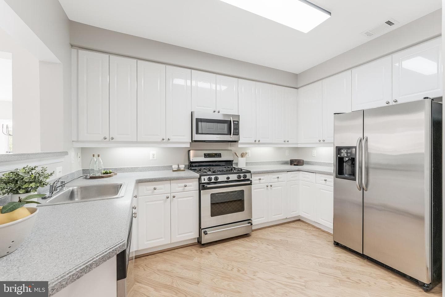 1851 Stratford Park Place #212 photo 8
