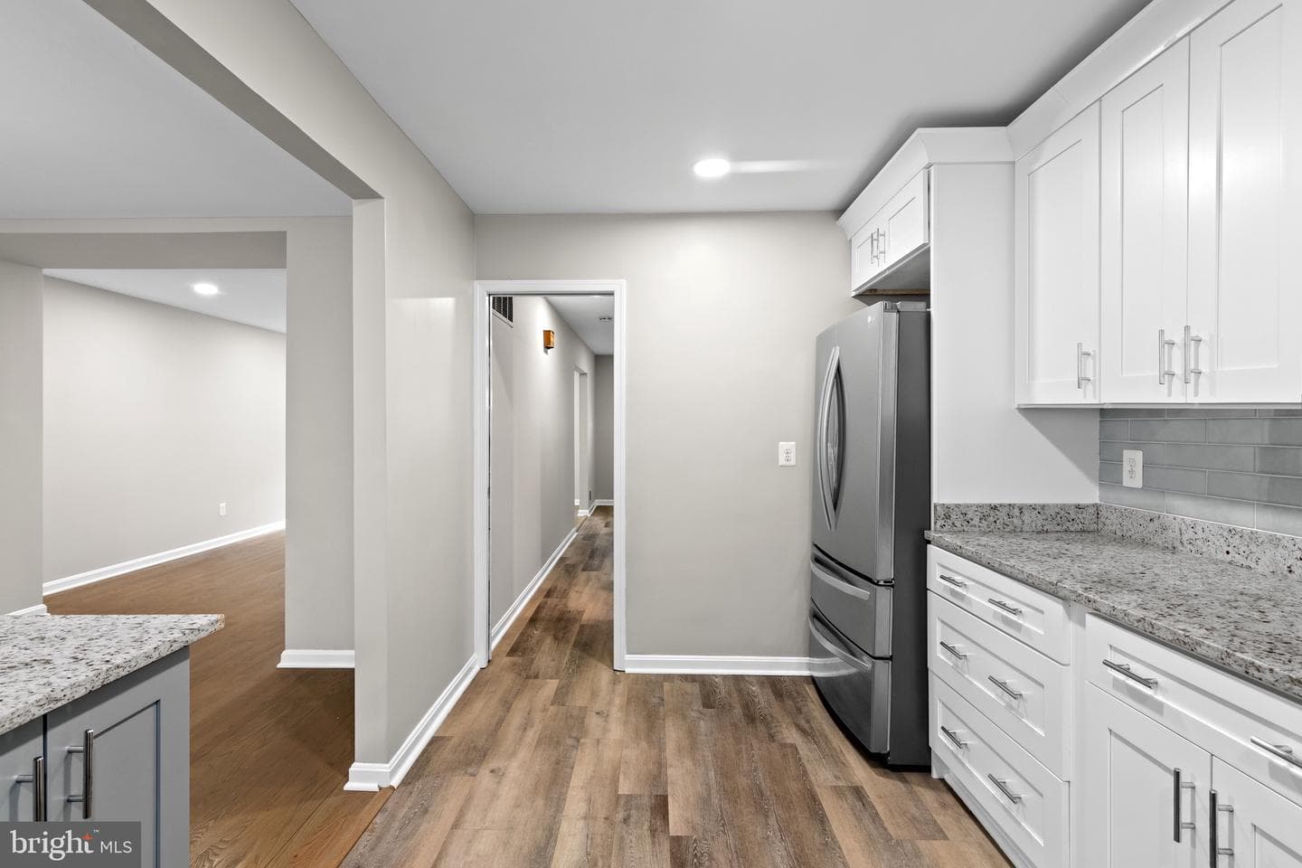 4727 Exeter Street photo 10