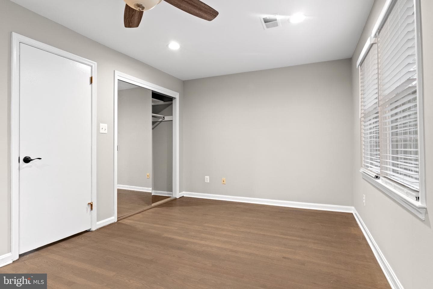 4727 Exeter Street photo 12