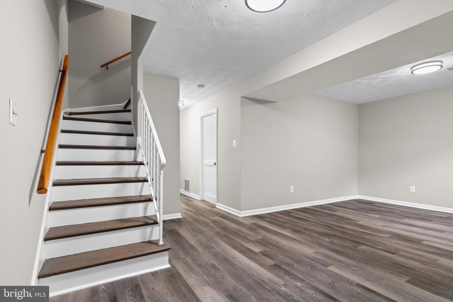 4727 Exeter Street photo 22