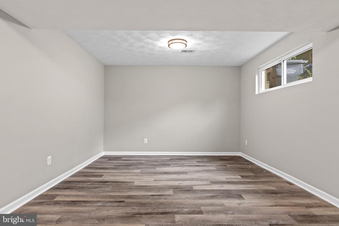 4727 Exeter Street photo 23