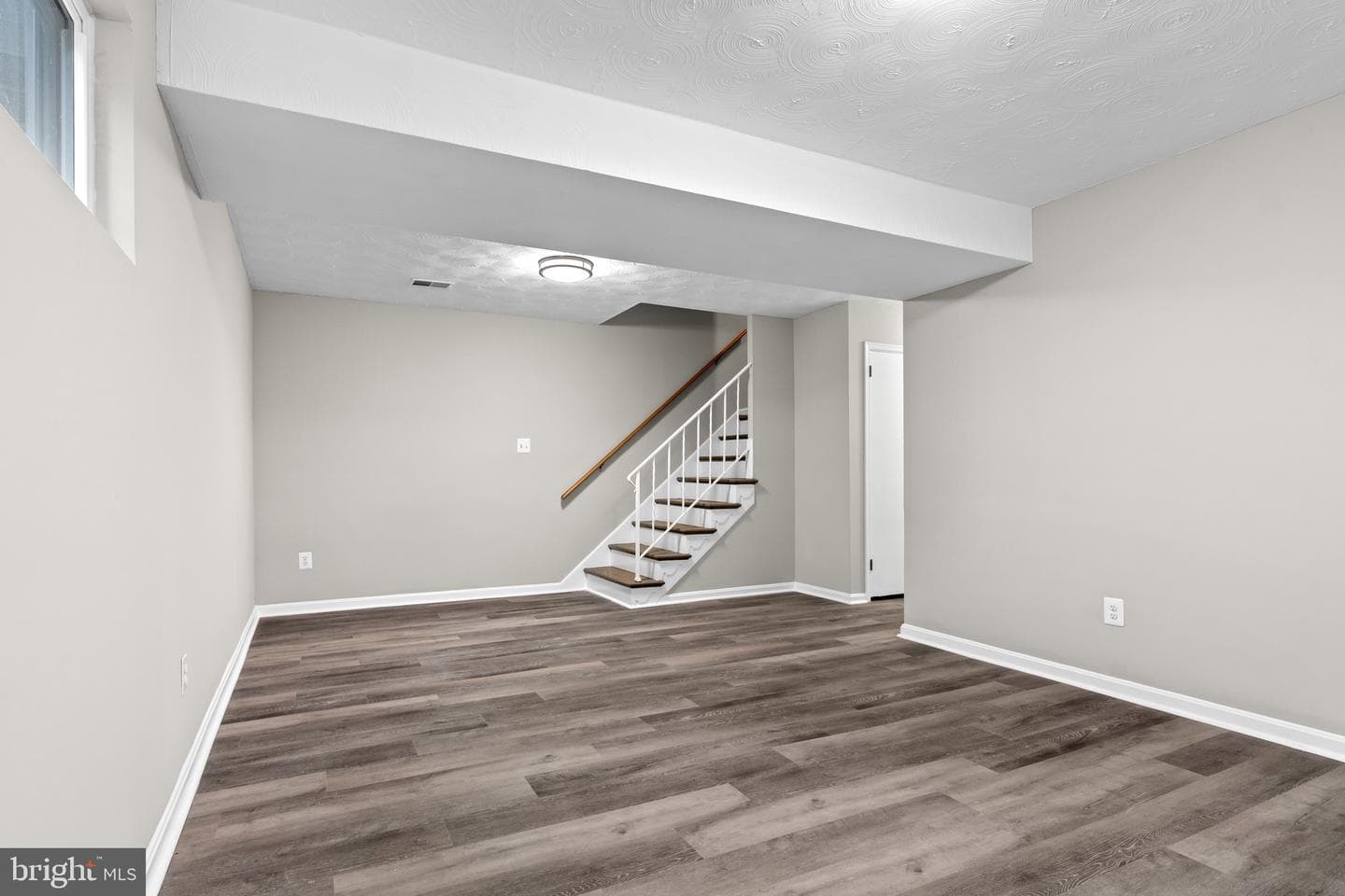 4727 Exeter Street photo 24