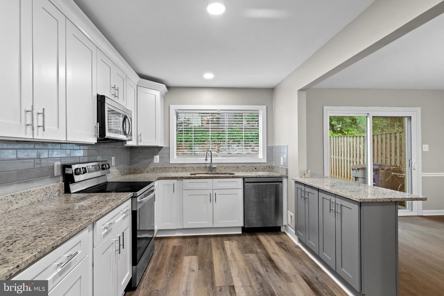 4727 Exeter Street photo 8