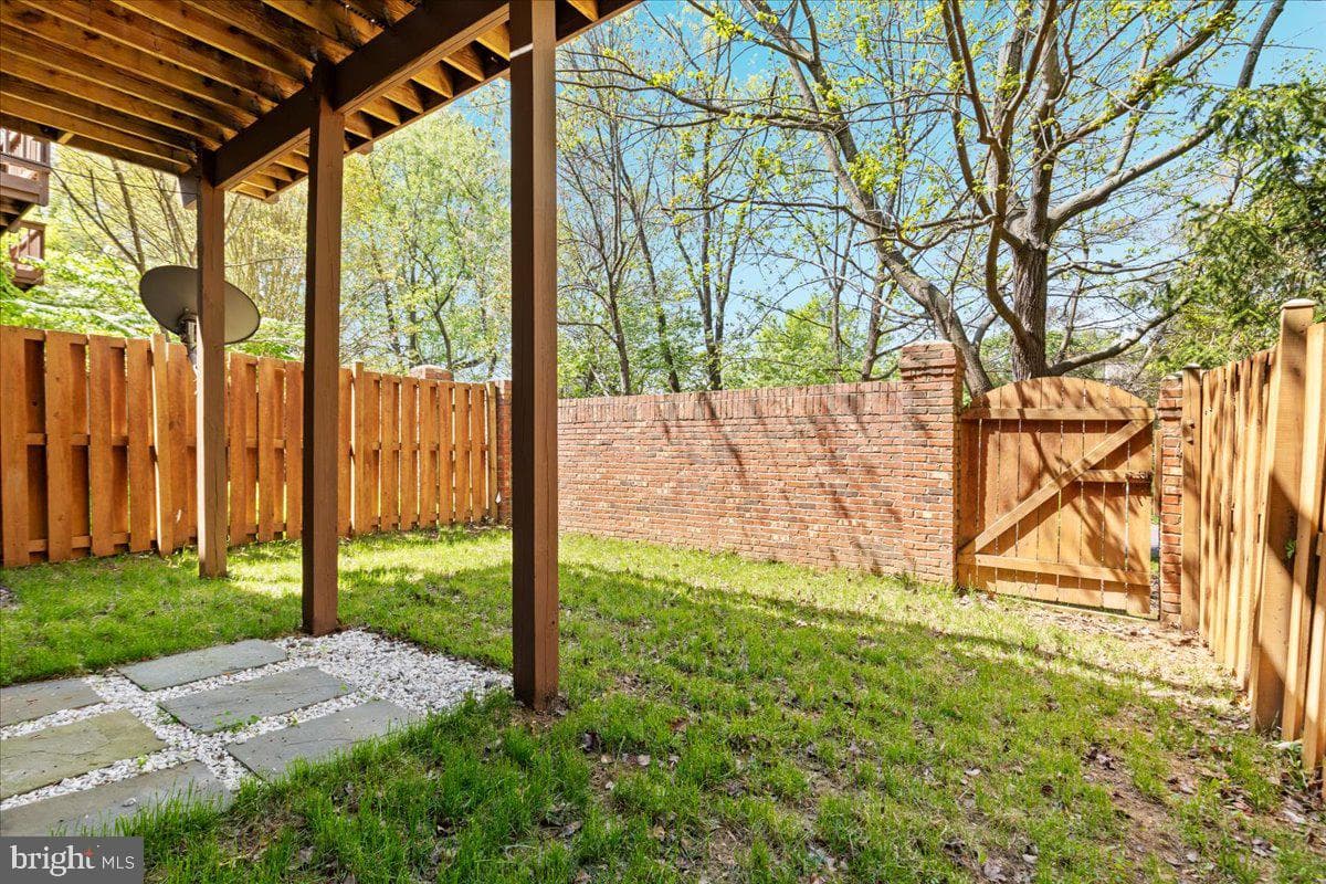 9602 Lagersfield Circle photo 46