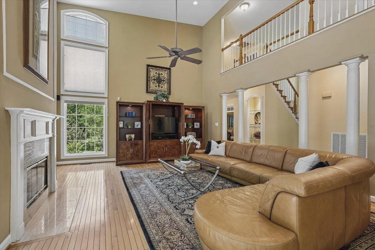 8220 Roseland Drive photo 22