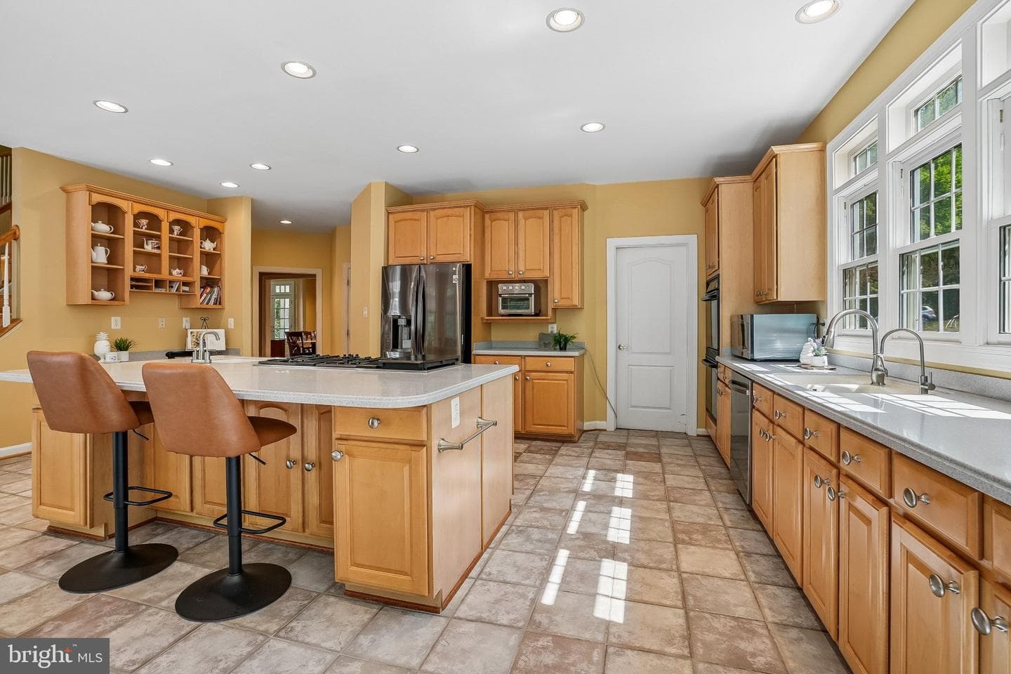 8220 Roseland Drive photo 34