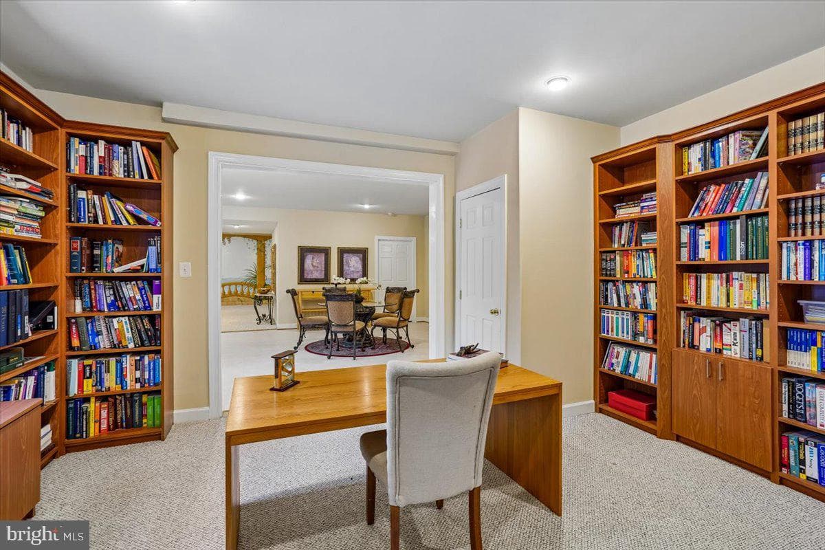 8220 Roseland Drive photo 63
