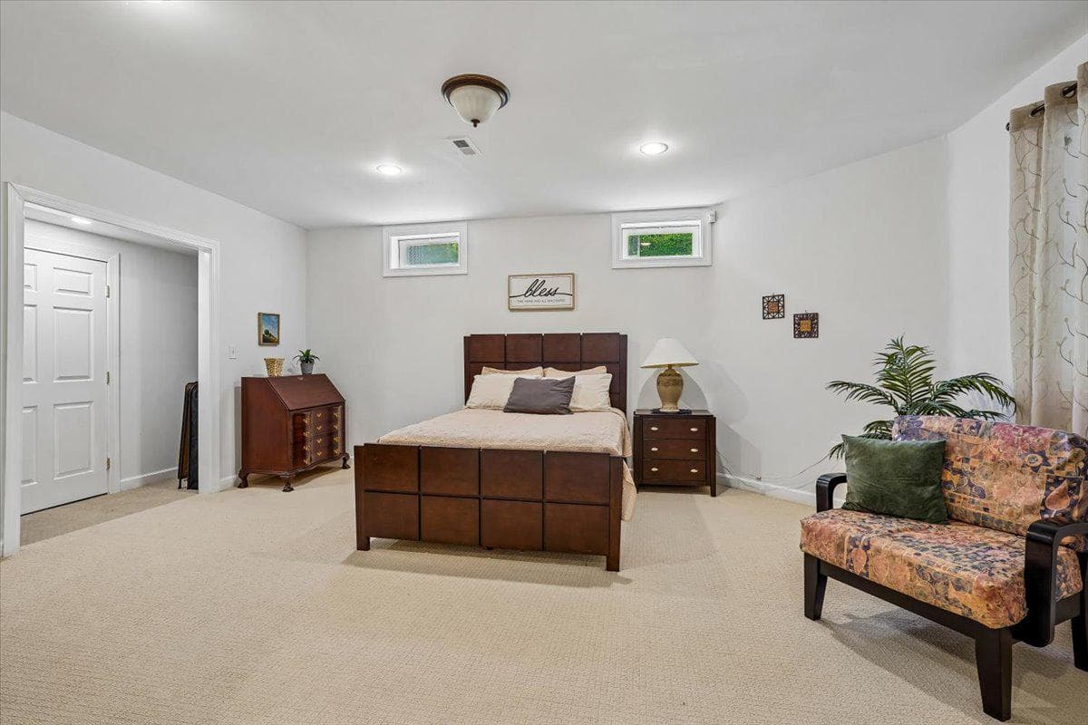 8220 Roseland Drive photo 66