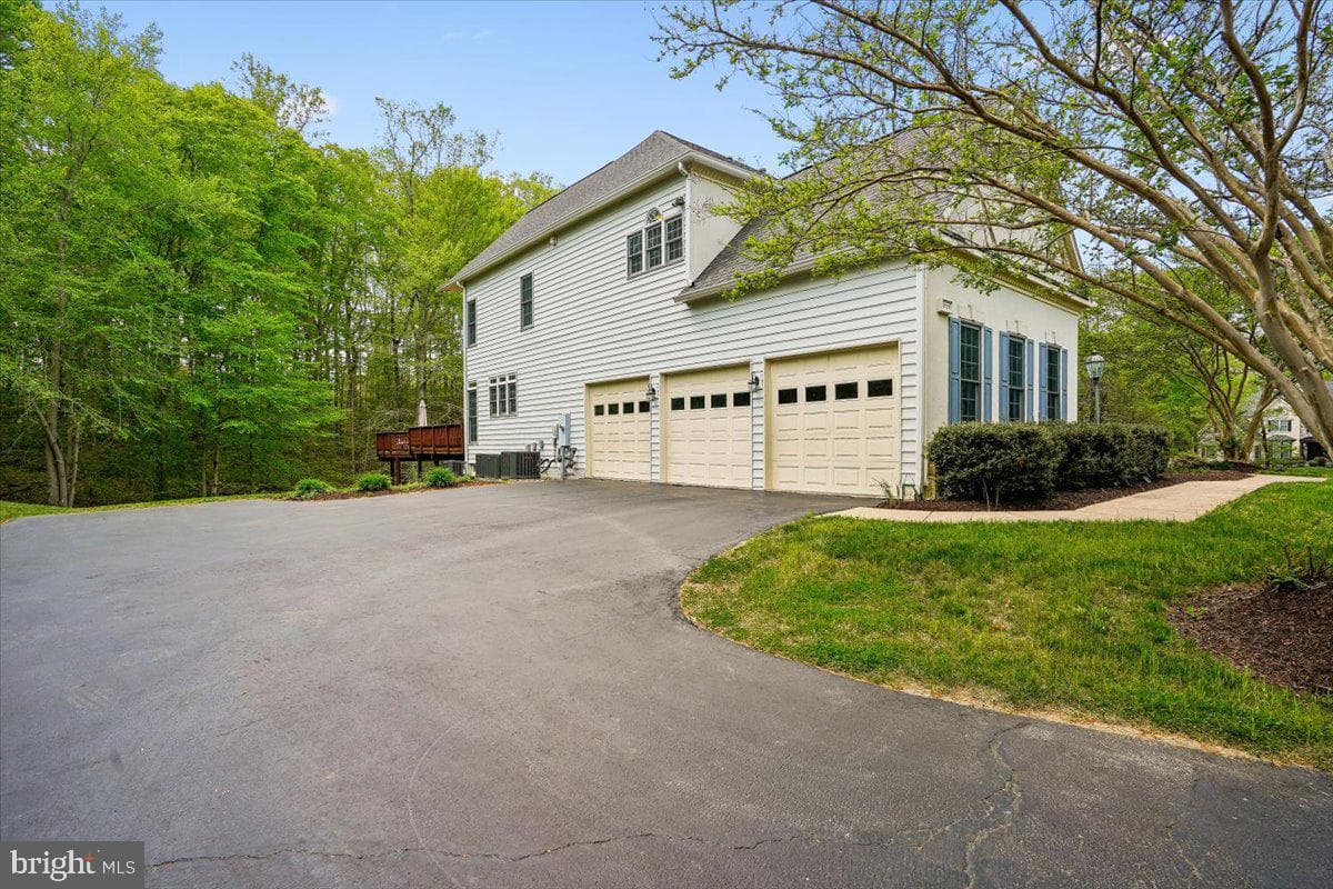 8220 Roseland Drive photo 77