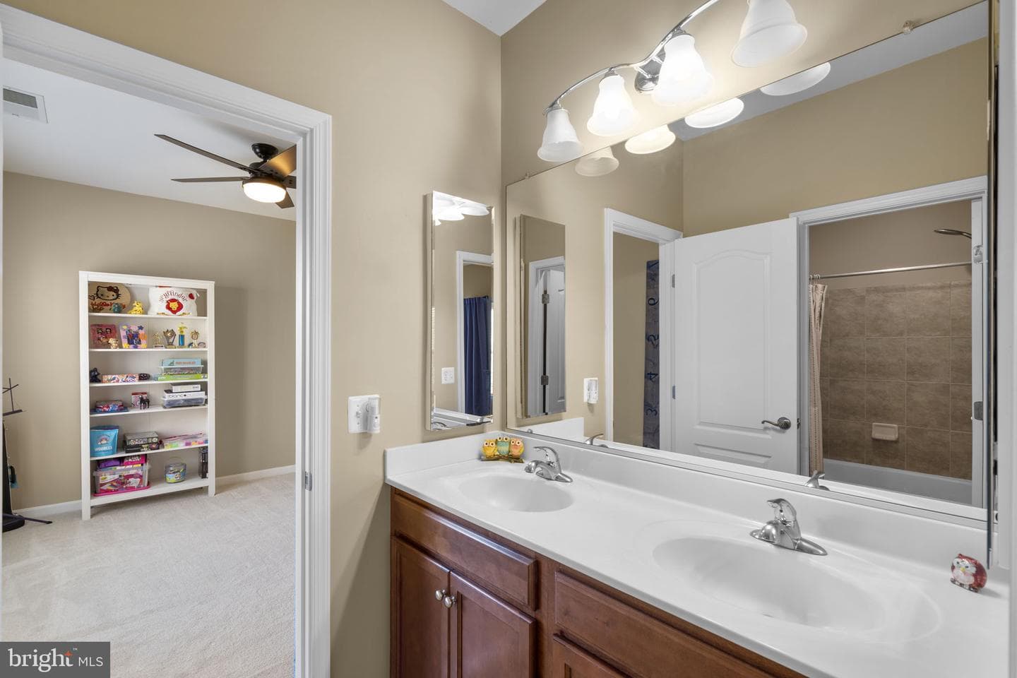 9323 Castle Hill Road photo 53