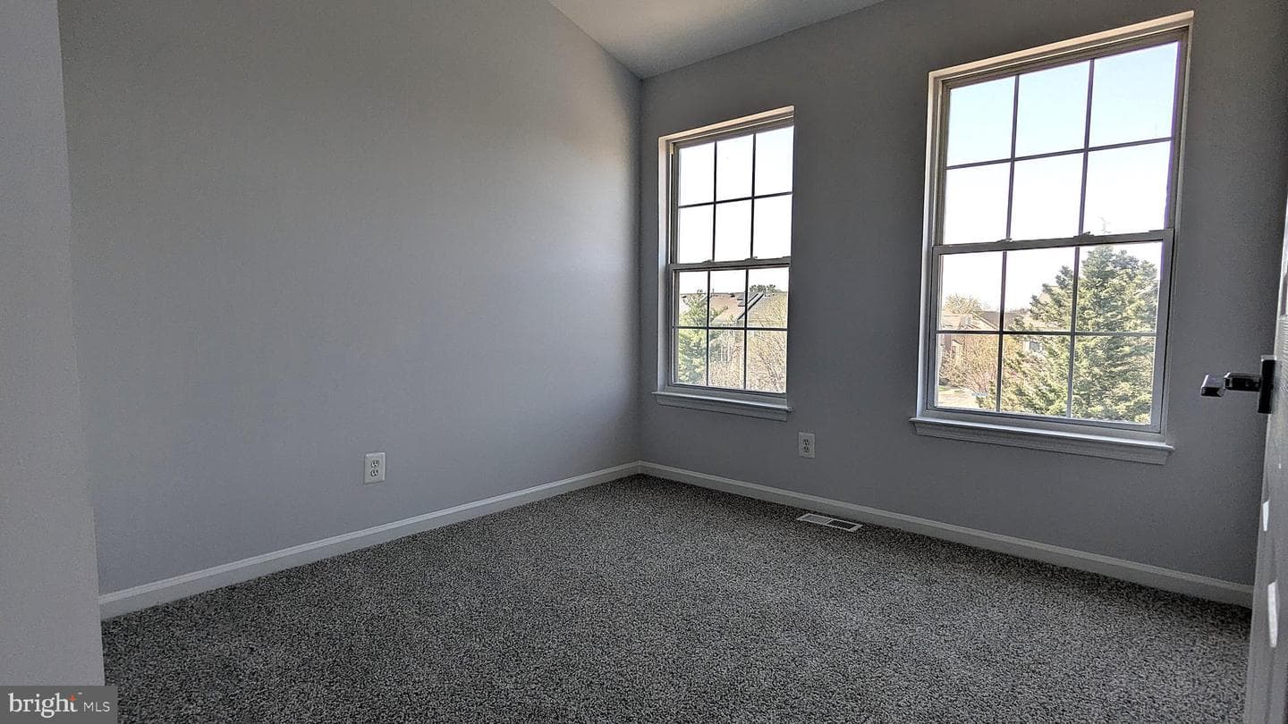 2593 James Madison Circle photo 31