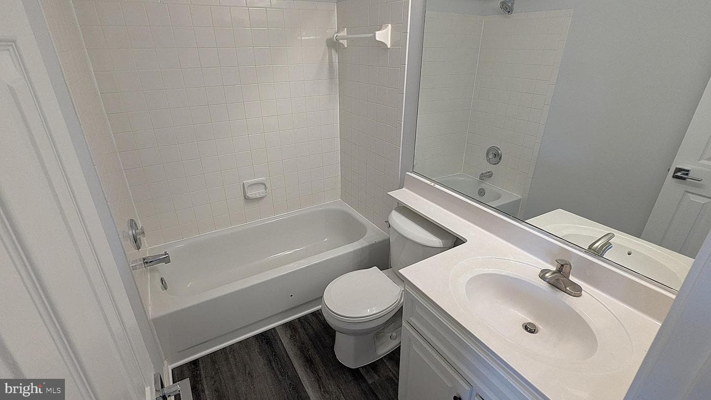 2593 James Madison Circle photo 33